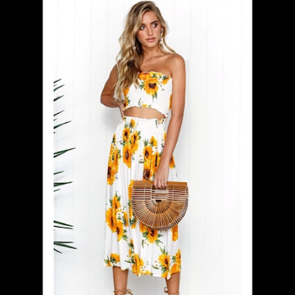 Dresses & Skirts - 🆕 Floral Crop Top Maxi Skirt Set 2 Piece Dress